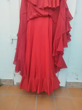 Traje de flamenca granate