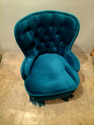 Poltrona sfila scarpe vintage in velluto blu verdastro