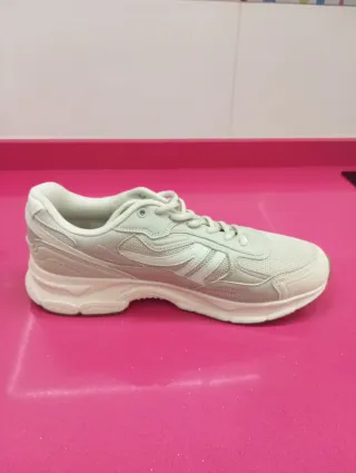 Zapatillas Pull&Bear grises y blancas