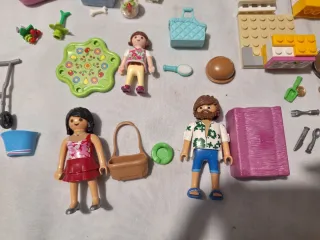 Lote de piezas Playmobil y Lego