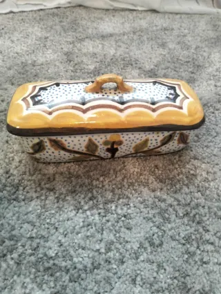 Palanganero de castaño con accesorios