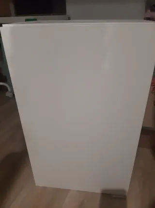 Armario blanco de madera