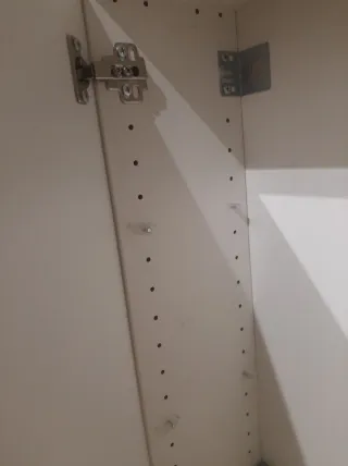 Armario blanco de madera