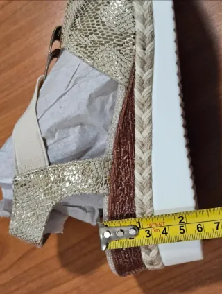 Sandali donna beige e oro