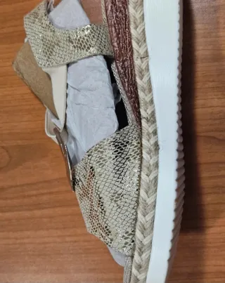 Sandali donna beige e oro