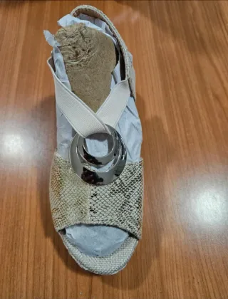 Sandali donna beige e oro