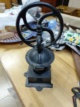 Molinillo de café Elma antiguo