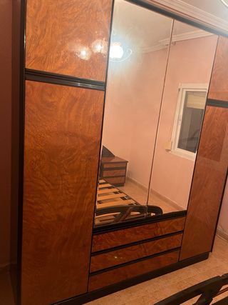 Conjunto Dormitorio Madera y Espejo