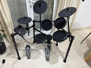 Batería Electrónica Alesis nitro nueva