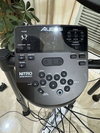 Batería Electrónica Alesis nitro nueva