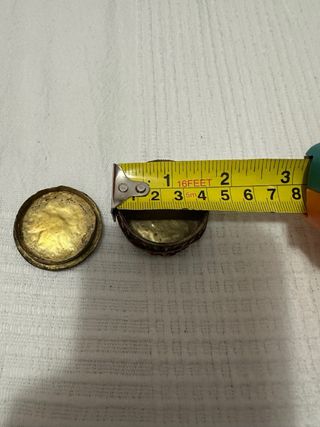 Pequeño joyero tibetano con incrustaciones