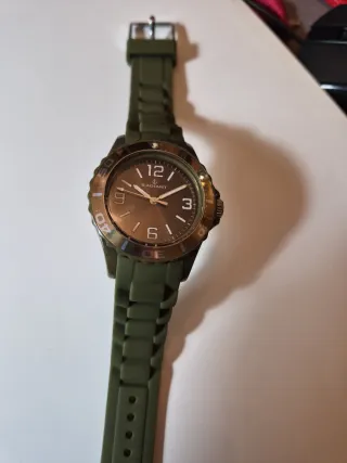 Reloj Radiant Verde militar y Dorado, mod.RA101611