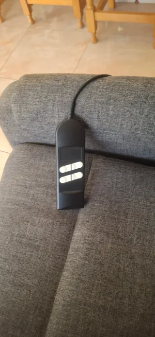 Sillon levanta personas 2 motores, con ruedas.