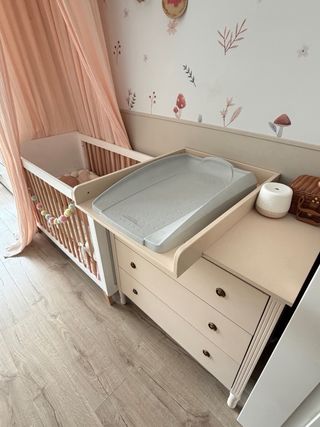 Cómoda bebé cambiador