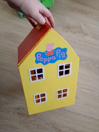 Casa de Peppa Pig con figuras y accesorios