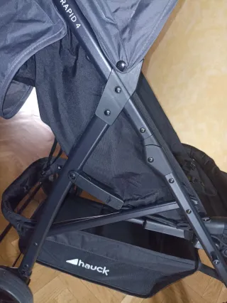 Carrito de paseo Hauck negro