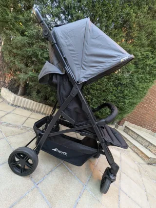 Carrito de paseo Hauck negro