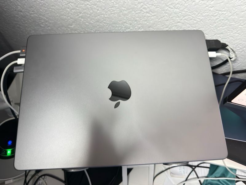MacBook Pro M2 Pro 16ram 512 gb afbeelding 2