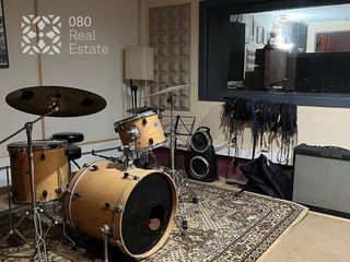 Local comercial en venta en La Teixonera en Barcelona