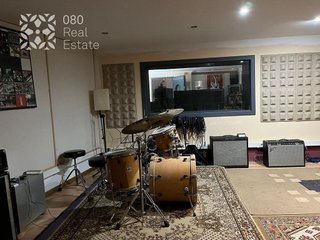Local comercial en venta en La Teixonera en Barcelona
