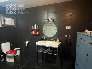 Local comercial en venta en La Teixonera en Barcelona