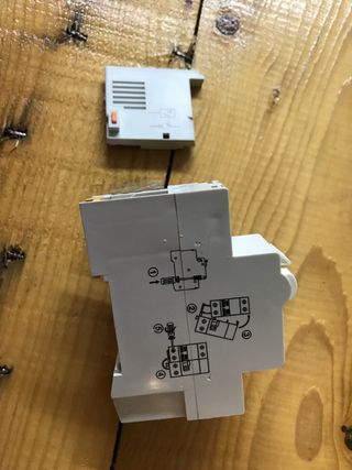 Disyuntor Merlin Gerin Vigi C60 25A