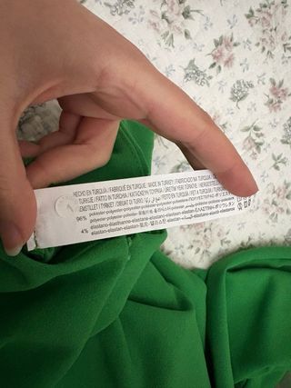 Mono verde asimétrico Stradivarius