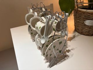 Juego de Cafe/Te porcelana con soporte