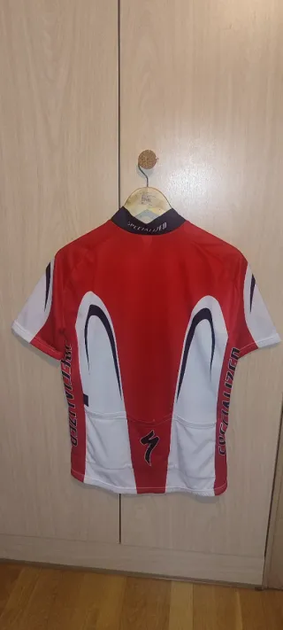 Dos Maillots Ciclismo Specialized y dos de Mamooth