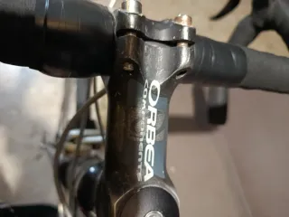 Bicicleta carretera Orbea Aqua. y zapatillas