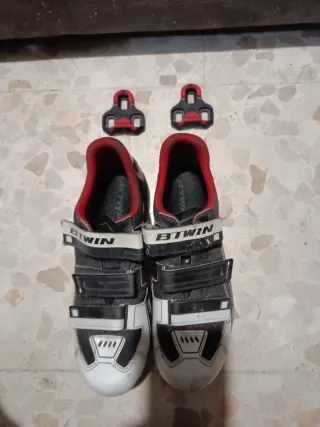 Bicicleta carretera Orbea Aqua. y zapatillas