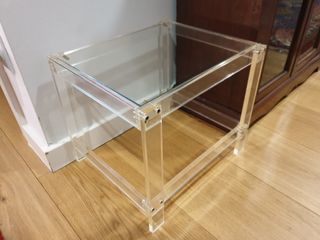 MESA METACRILATO y VIDRIO 30x35 cm Altura: 30 cm