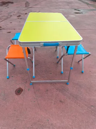 Mesa de camping plegable verde