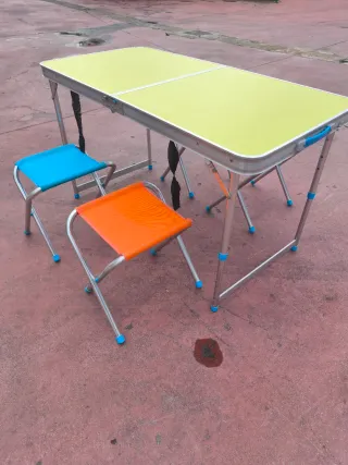 Mesa de camping plegable verde