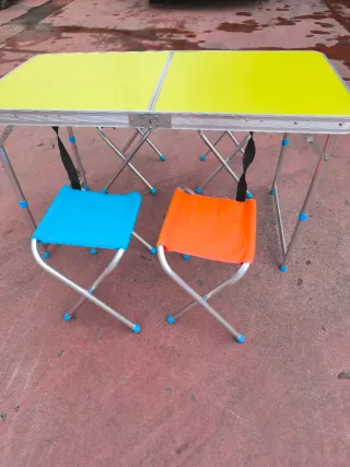 Mesa de camping plegable verde