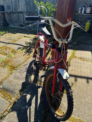 Bicicleta BMX BH Roja