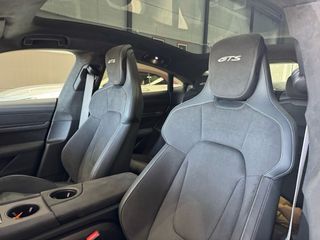 PORSCHE TAYCAN GTS