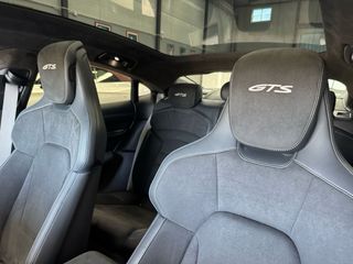 PORSCHE TAYCAN GTS