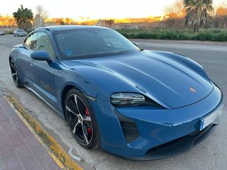 PORSCHE TAYCAN GTS