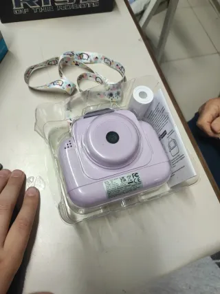 Cámara de fotos instantánea con rollo