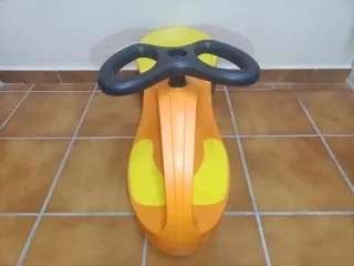 Correpasillos infantil naranja y amarillo