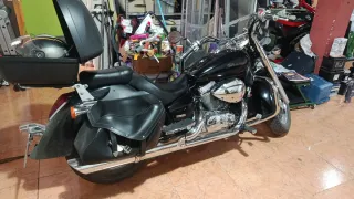 Honda Shadow VT750 Negra