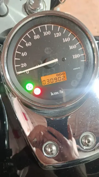 Honda Shadow VT750 Negra