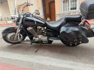 Honda Shadow VT750 Negra