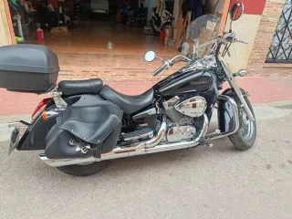 Honda Shadow VT750 Negra