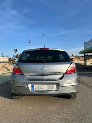 Opel Astra 2004