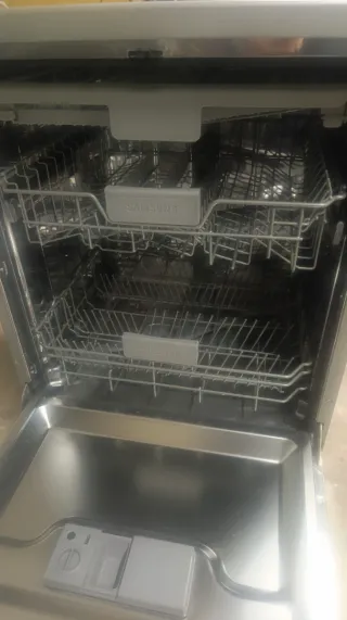 Lavavajillas Samsung DW60M6050FS para despiece.