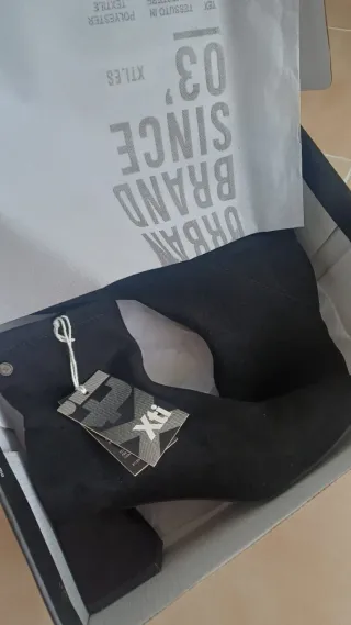 Botines tacón Xti negros