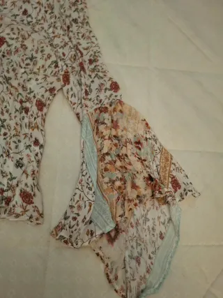 Camisa estampada manga acampanada.