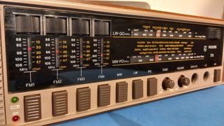 Radio vintage Philips 576